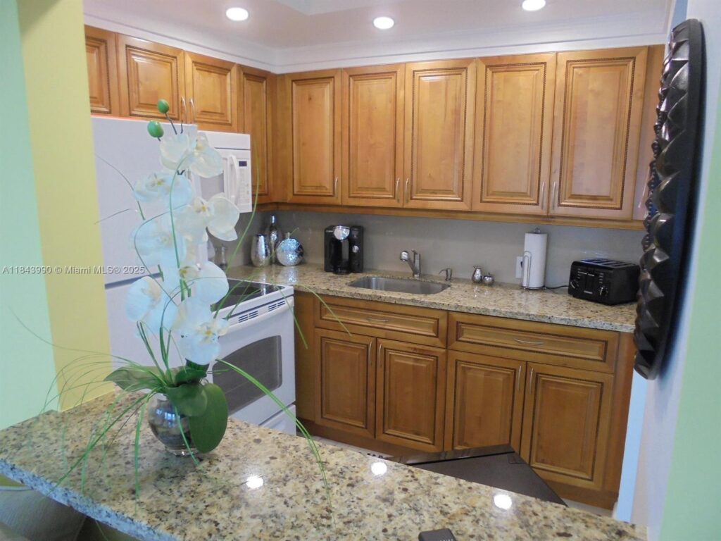 400 Brighton J # 400, Boca Raton FL 33434