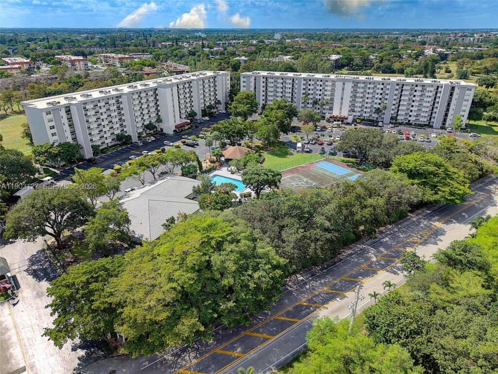 5900 NW 44th St # 202, Lauderhill FL 33319