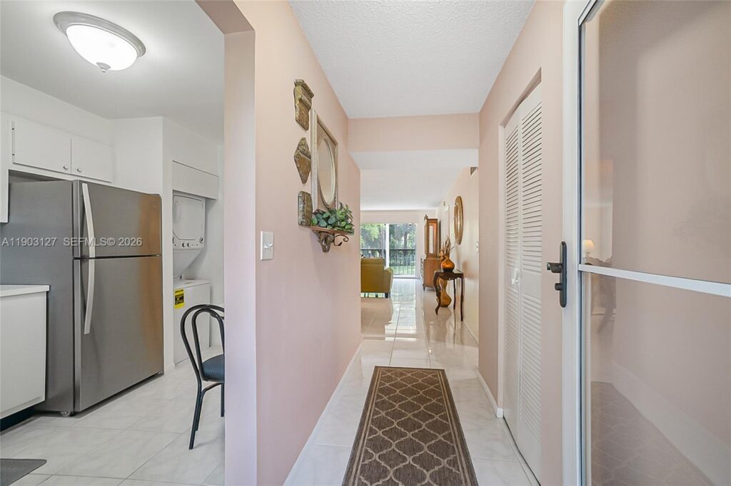 5900 NW 44th St # 202, Lauderhill FL 33319