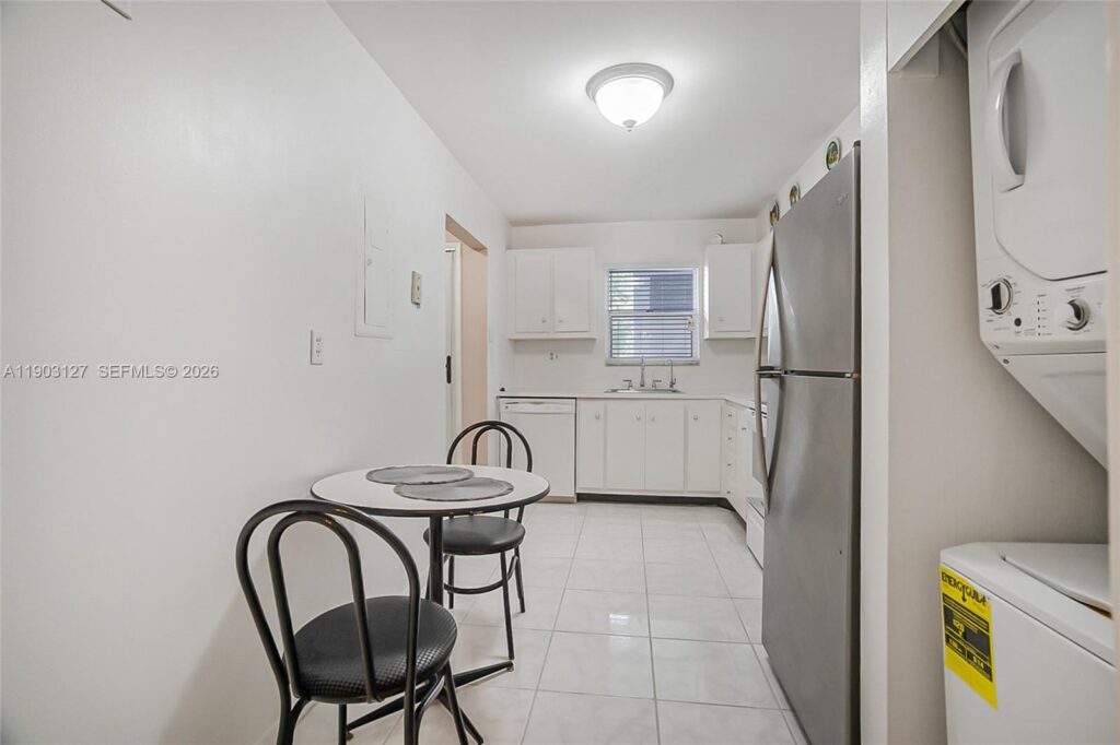 5900 NW 44th St # 202, Lauderhill FL 33319