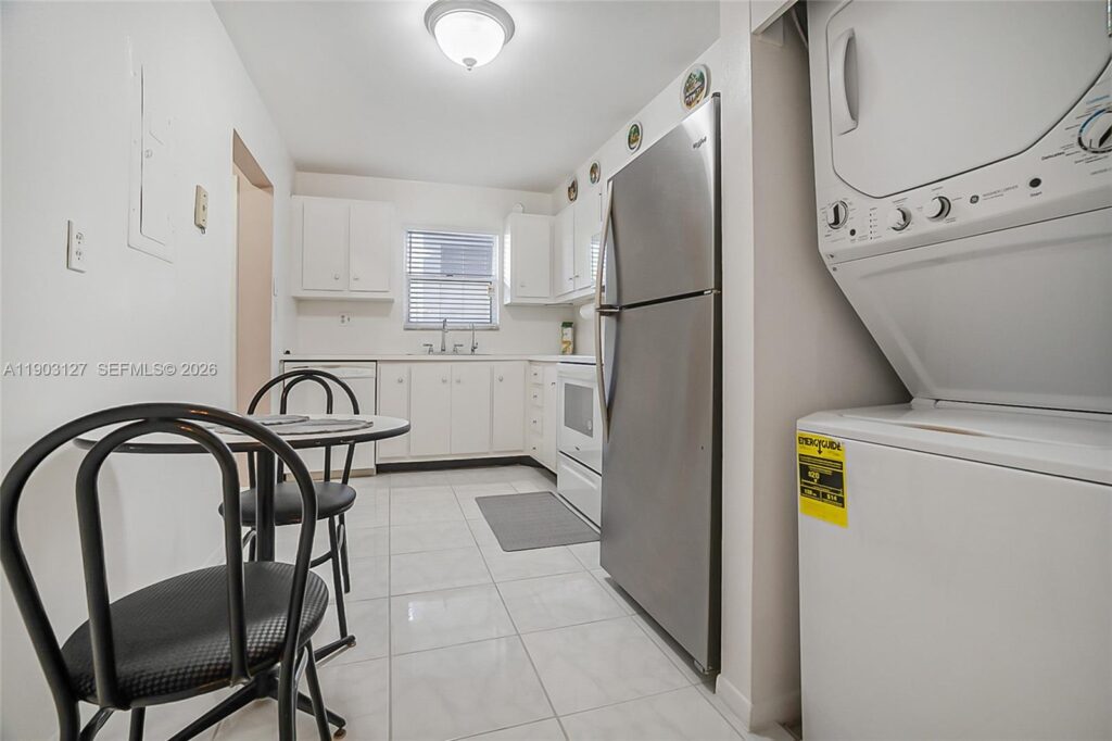 5900 NW 44th St # 202, Lauderhill FL 33319