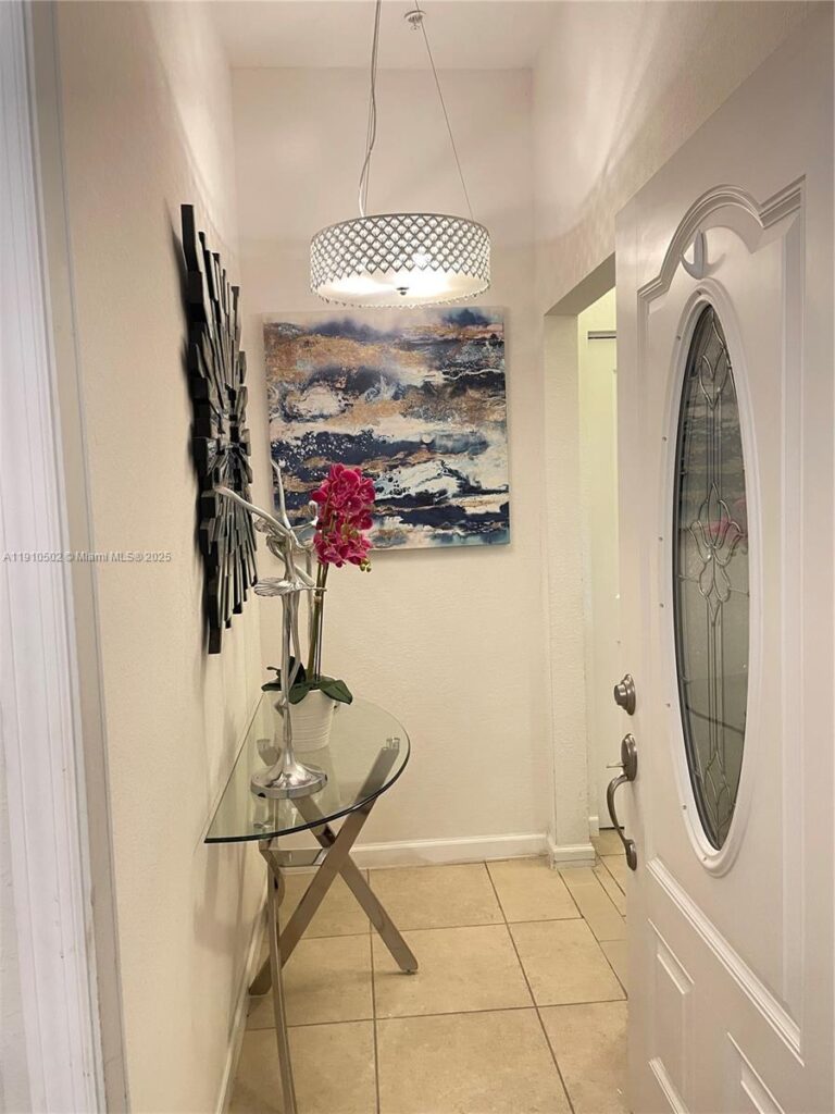 27563 SW 139th Psge # B, Homestead FL 33032