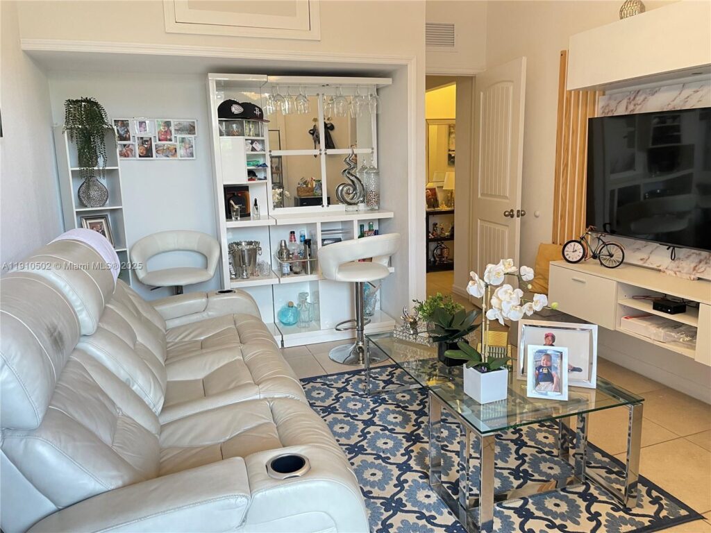27563 SW 139th Psge # B, Homestead FL 33032