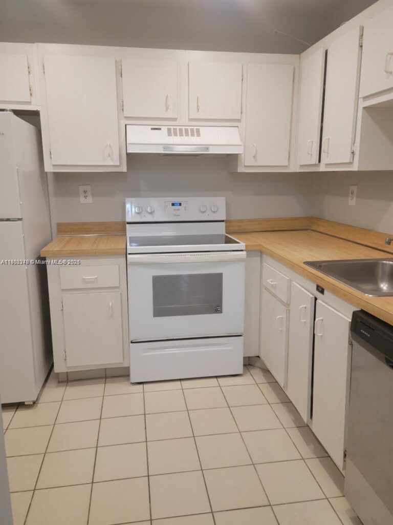 1800 SW 81st Ave # 1105, North Lauderdale FL 33068