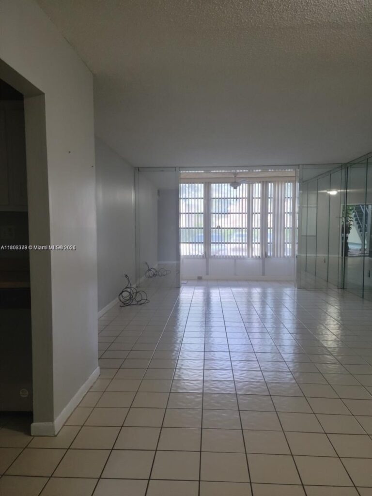 1800 SW 81st Ave # 1105, North Lauderdale FL 33068