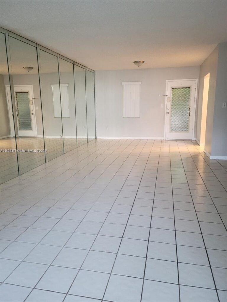 1800 SW 81st Ave # 1105, North Lauderdale FL 33068