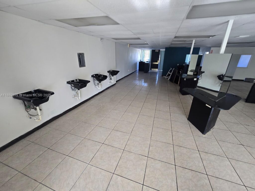 2501 N State Road 7, Margate FL 33063