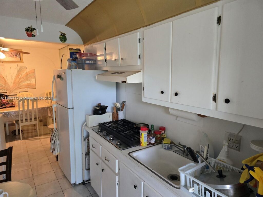 20310 NE 2nd Ave # 15, Miami Gardens FL 33179