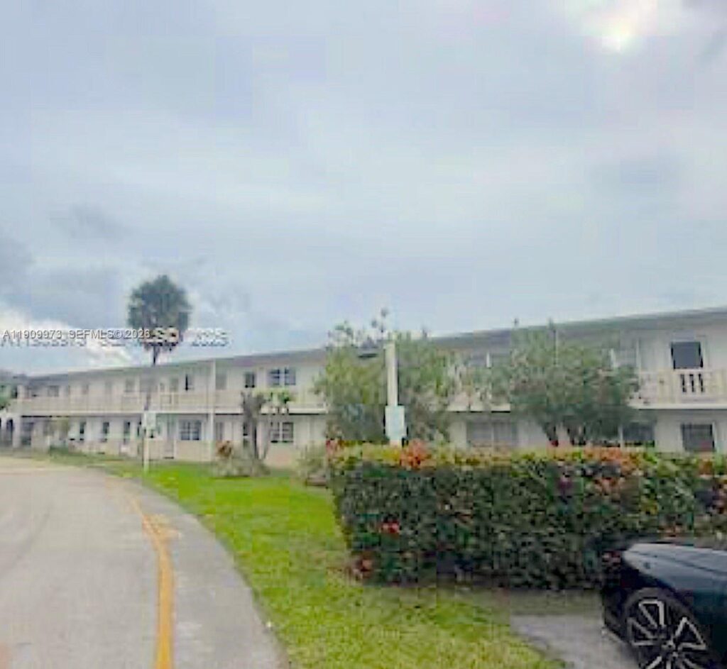 20120 NE 2nd Ave # W27, Miami Gardens FL 33179