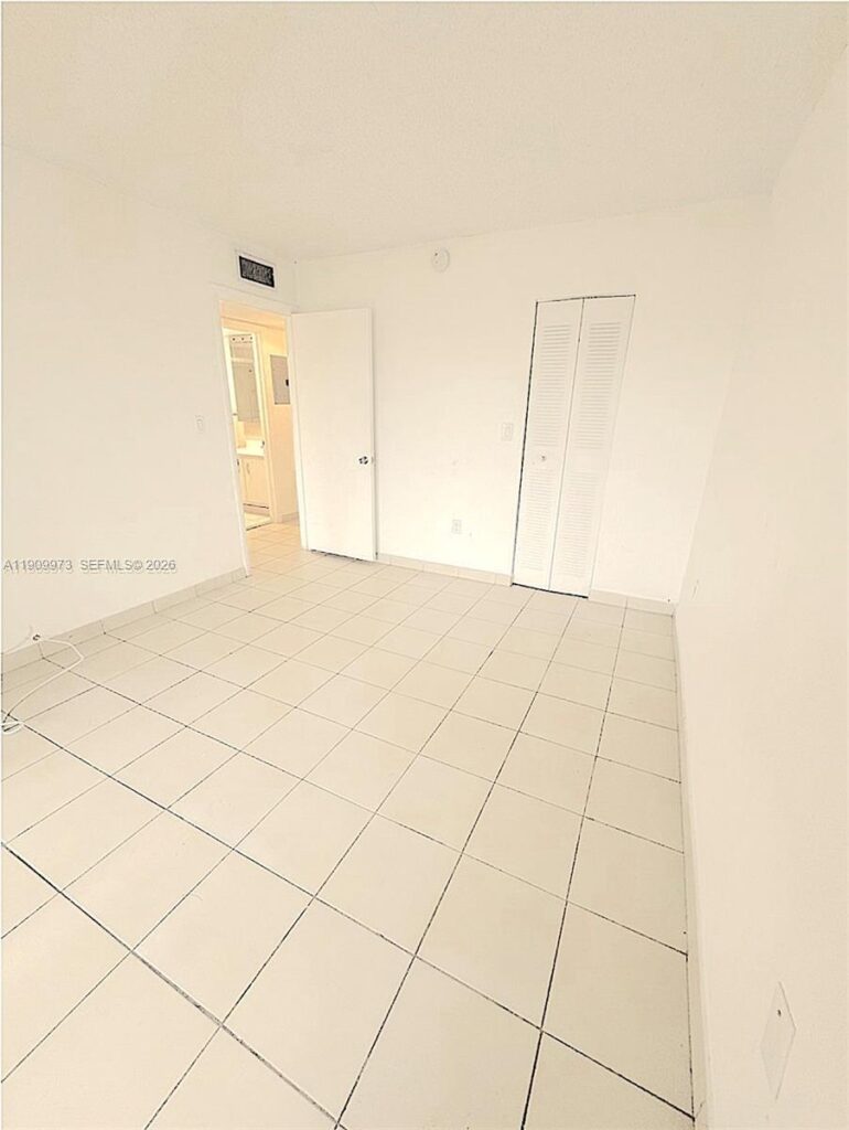 20120 NE 2nd Ave # W27, Miami Gardens FL 33179