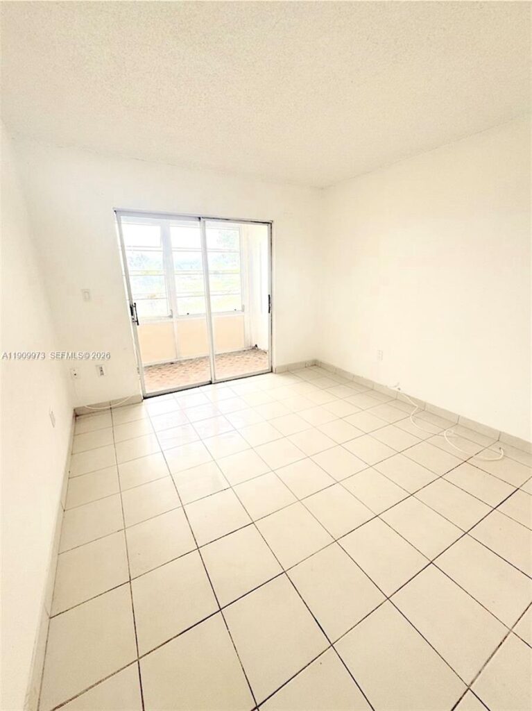 20120 NE 2nd Ave # W27, Miami Gardens FL 33179