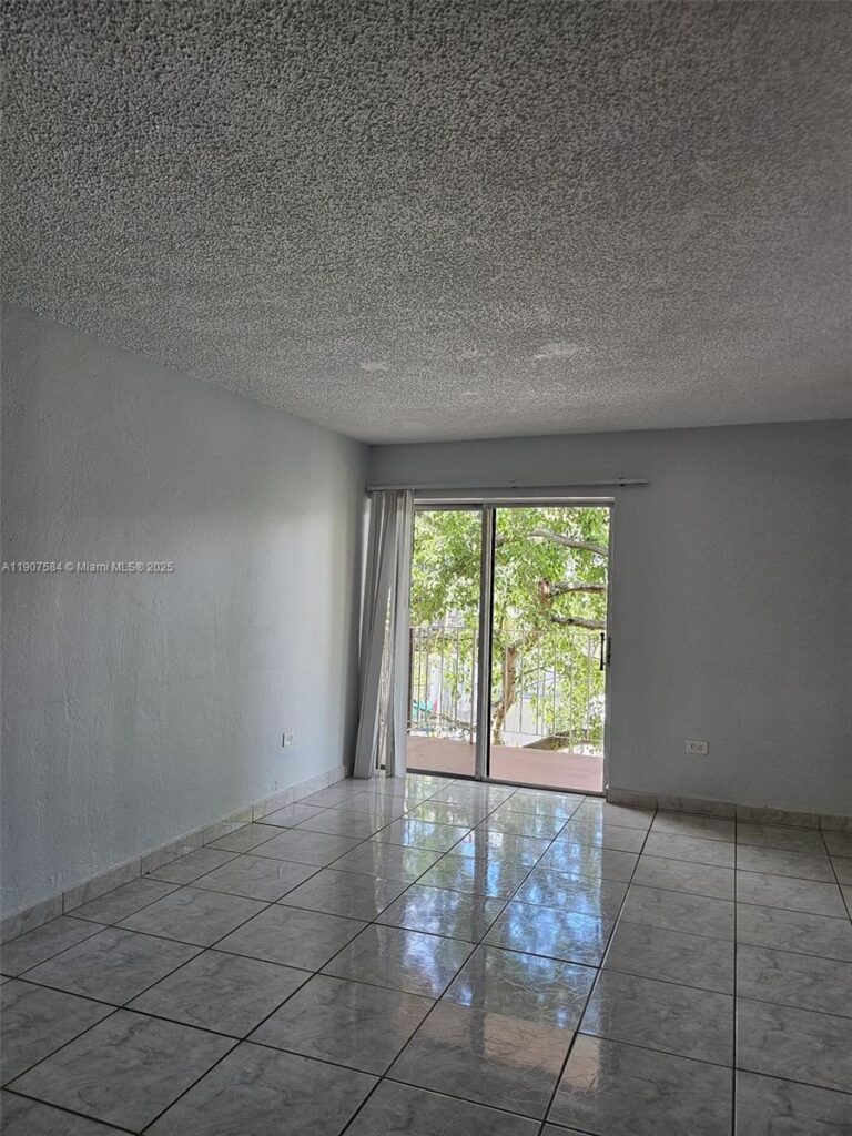 8101 SW 73rd Ave # 30, Miami FL 33143
