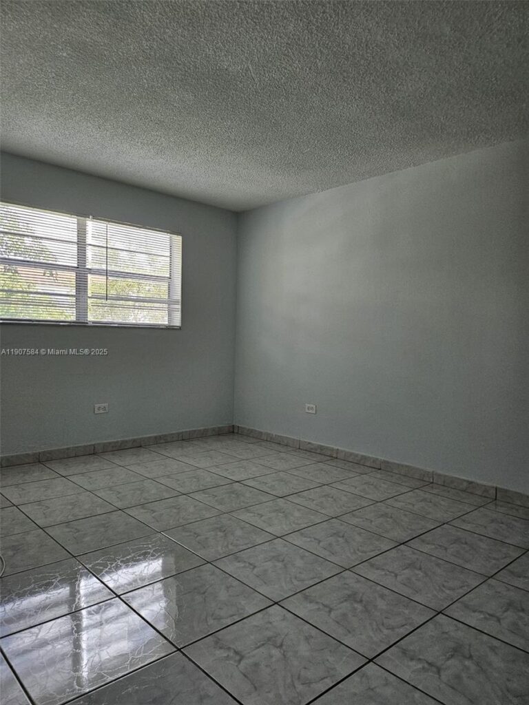 8101 SW 73rd Ave # 30, Miami FL 33143