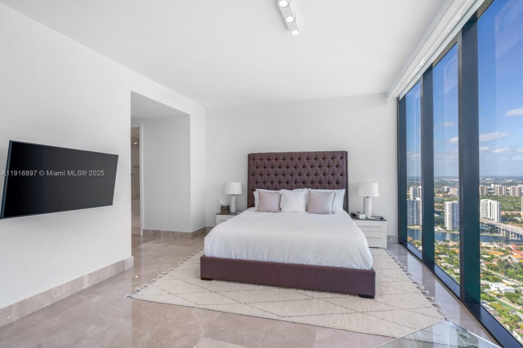 18555 Collins Ave # 5105, Sunny Isles Beach FL 33160