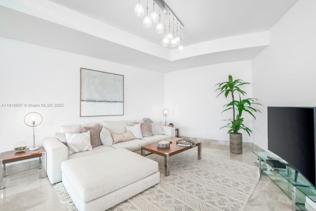 18555 Collins Ave # 5105, Sunny Isles Beach FL 33160