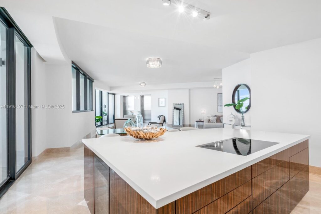 18555 Collins Ave # 5105, Sunny Isles Beach FL 33160