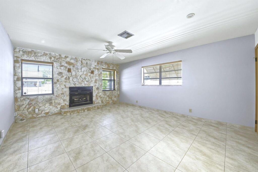 309 SE 4th Street, Dania Beach FL 33004