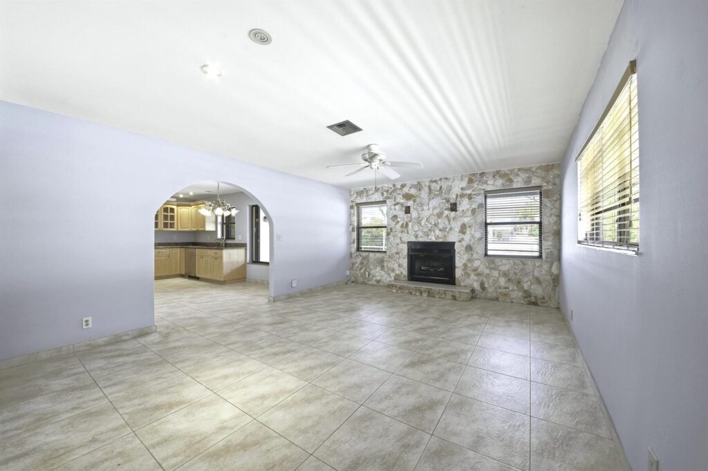 309 SE 4th Street, Dania Beach FL 33004