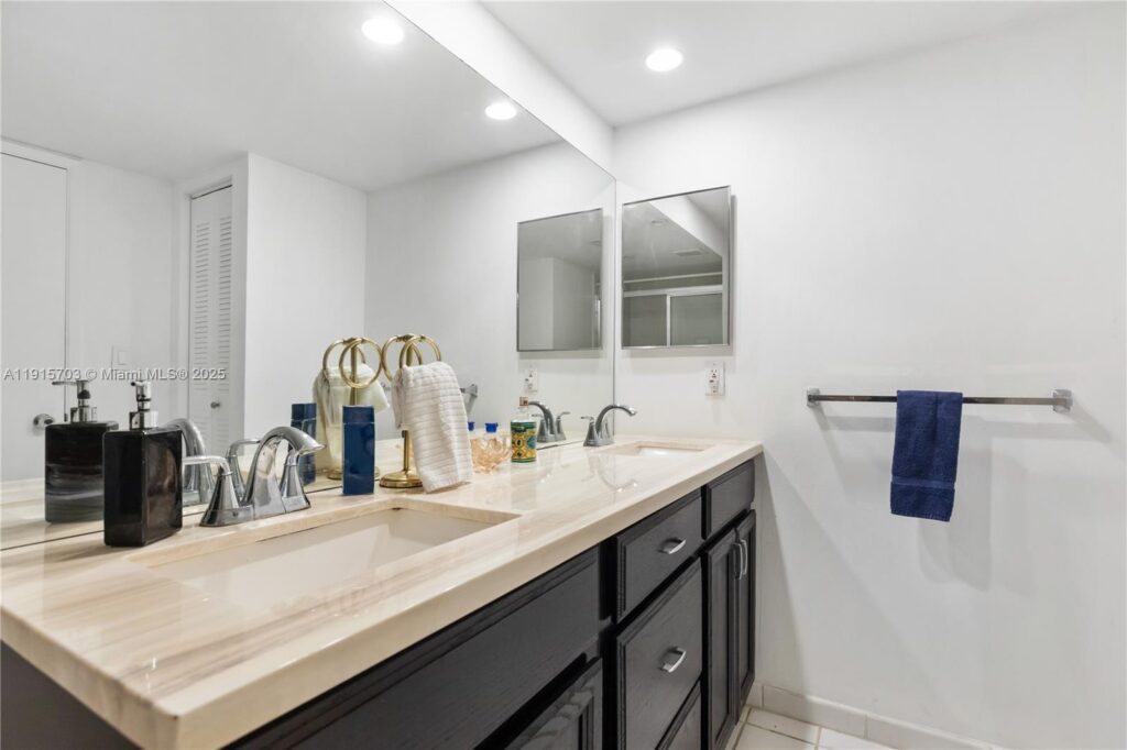 3300 NE 192nd St # 1603, Aventura FL 33180