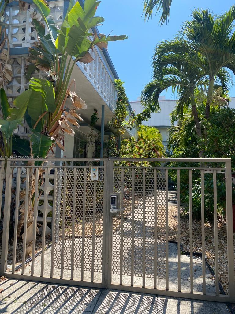 6805 Abbott Ave # 7, Miami Beach FL 33141