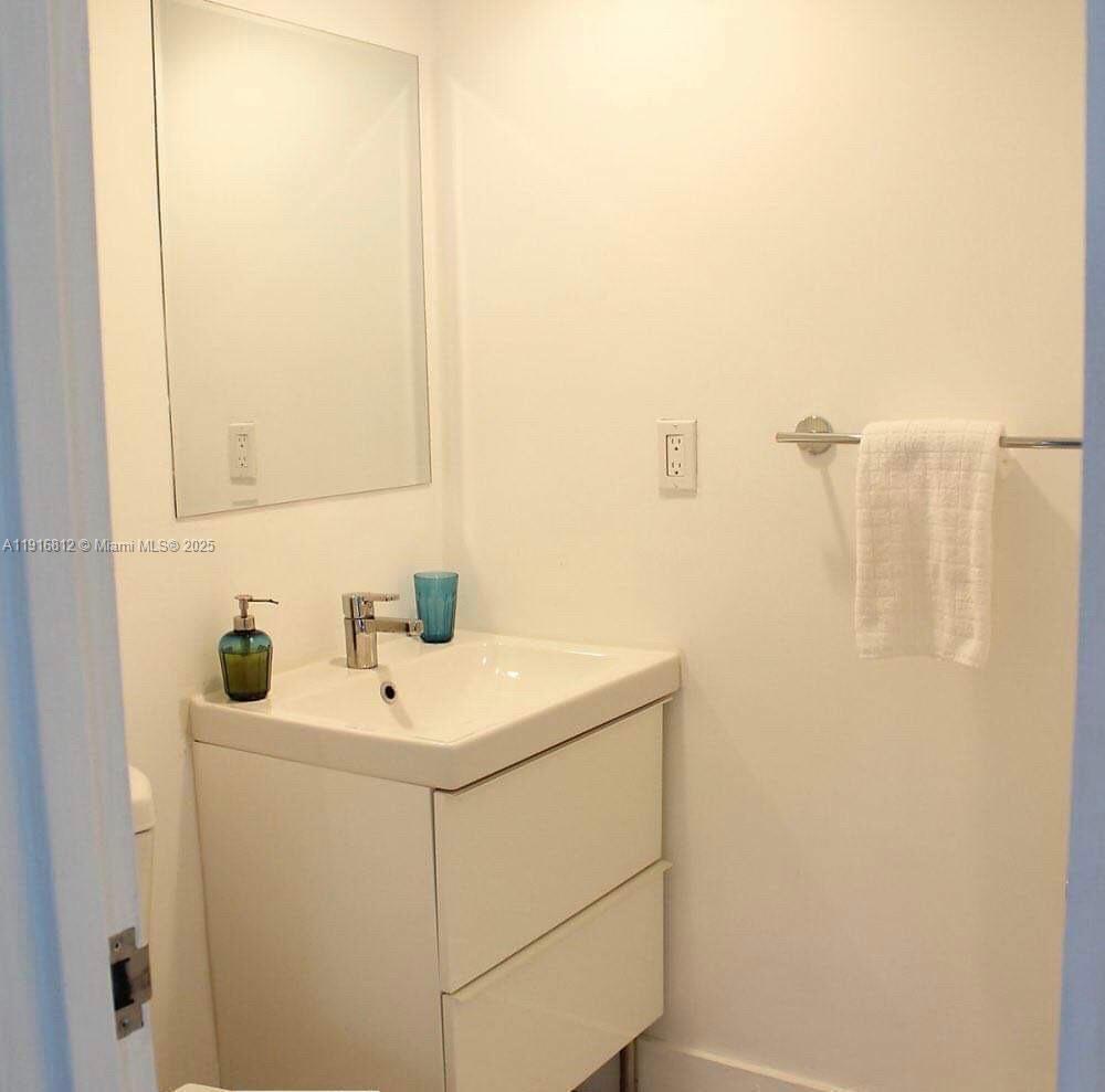 4001 S Ocean Dr # 2H, Hollywood FL 33019
