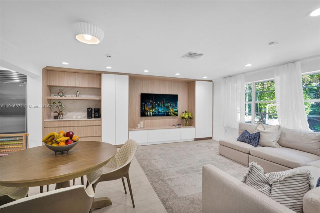 145 Bal Bay Dr, Bal Harbour FL 33154
