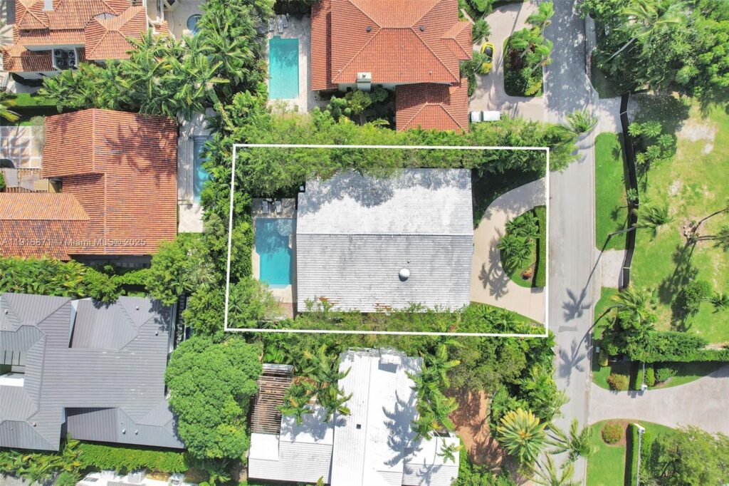 145 Bal Bay Dr, Bal Harbour FL 33154