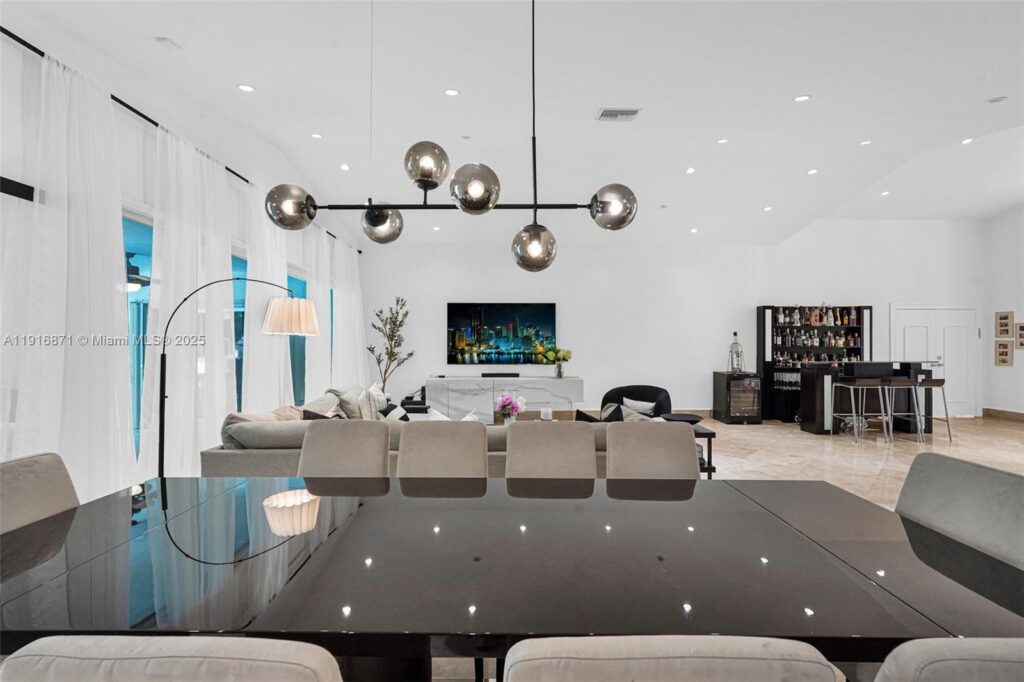 145 Bal Bay Dr, Bal Harbour FL 33154