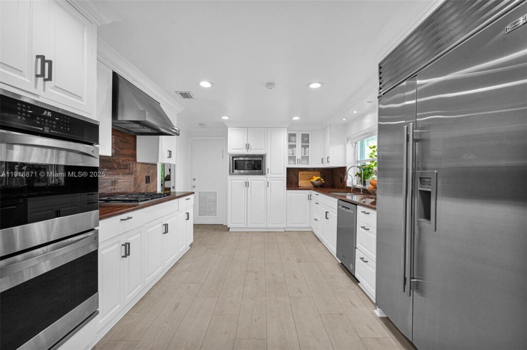 145 Bal Bay Dr, Bal Harbour FL 33154