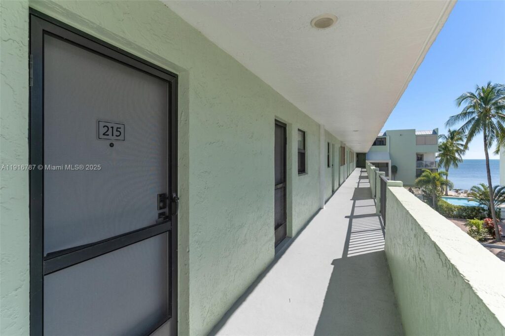 87465 Old Hwy 215 Hwy # 215, Plantation Key FL 33036