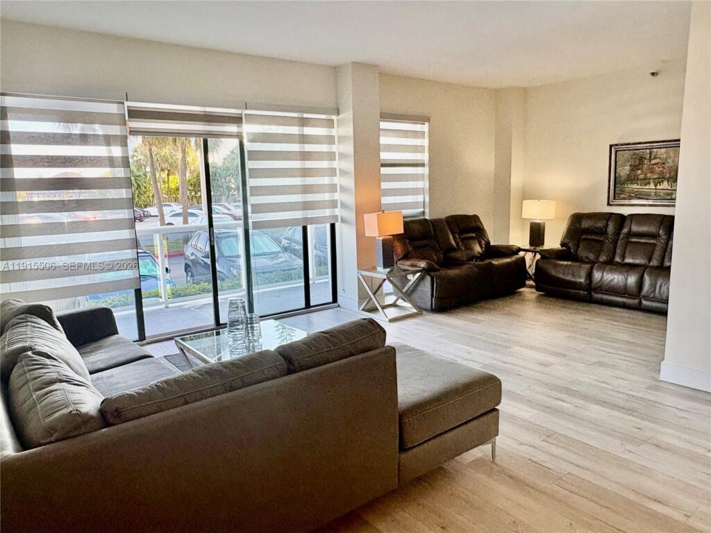 20515 E Country Club Dr # 147, Aventura FL 33180