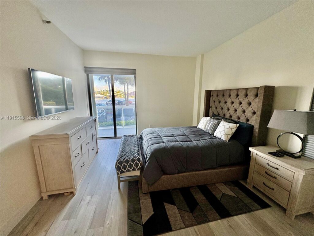 20515 E Country Club Dr # 147, Aventura FL 33180