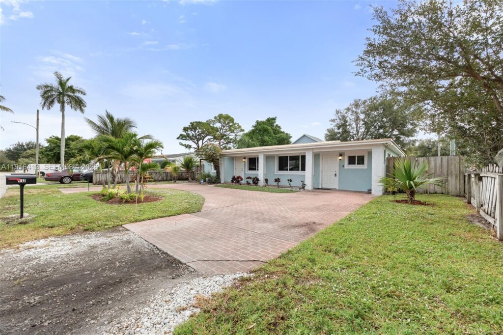 112 Milton St # 112, Lantana FL 33462
