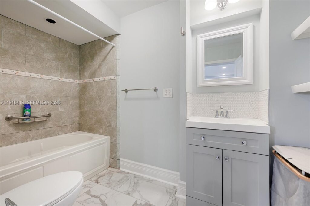 112 Milton St # 112, Lantana FL 33462