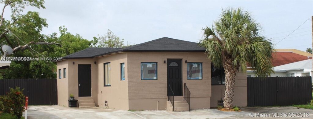 107 W Pembroke Rd, Hallandale Beach FL 33009