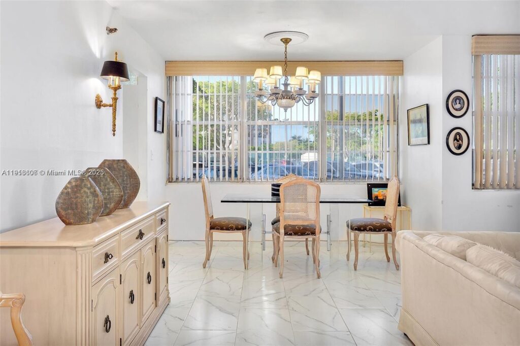 1300 Saint Charles Pl # L12, Pembroke Pines FL 33026