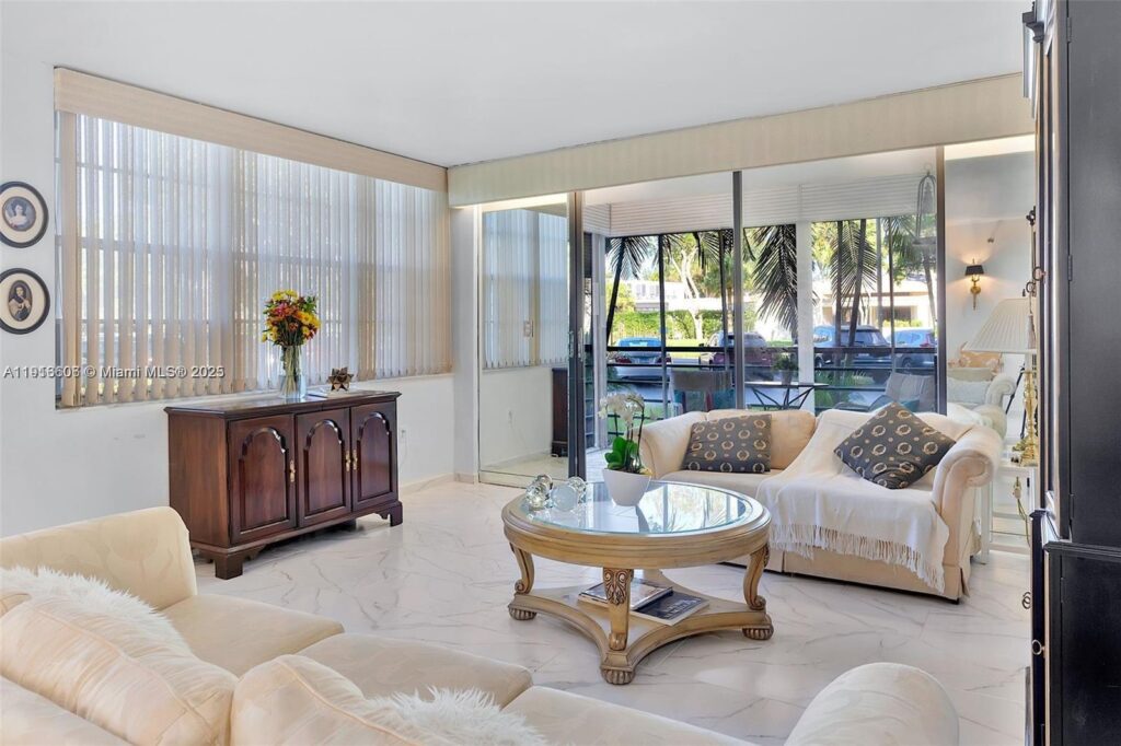 1300 Saint Charles Pl # L12, Pembroke Pines FL 33026
