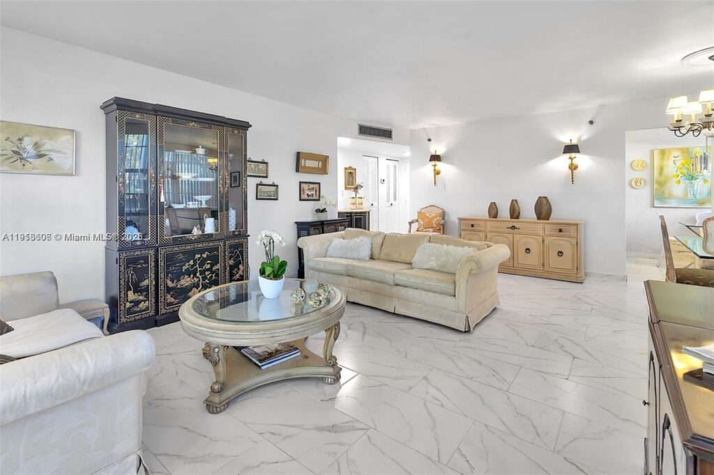 1300 Saint Charles Pl # L12, Pembroke Pines FL 33026