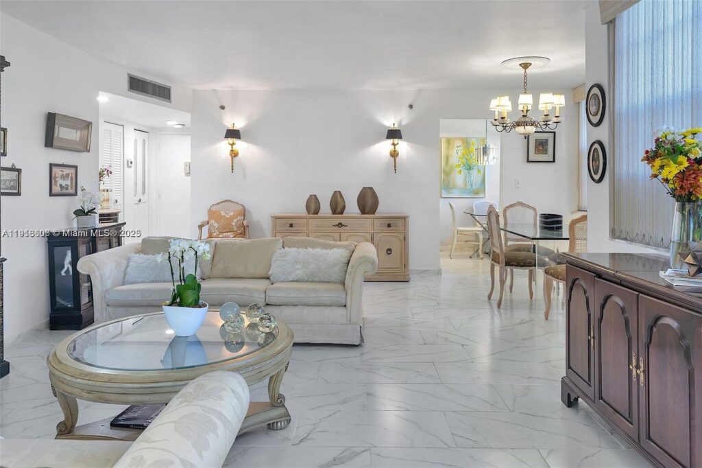 1300 Saint Charles Pl # L12, Pembroke Pines FL 33026