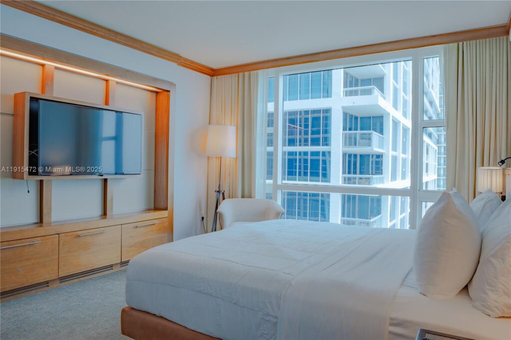 6801 Collins Ave # 1002, Miami Beach FL 33141