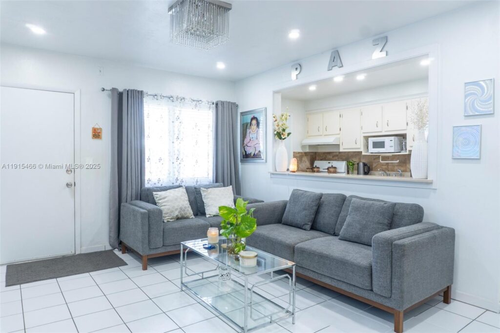 122 NE 204th St # 3, Miami Gardens FL 33179