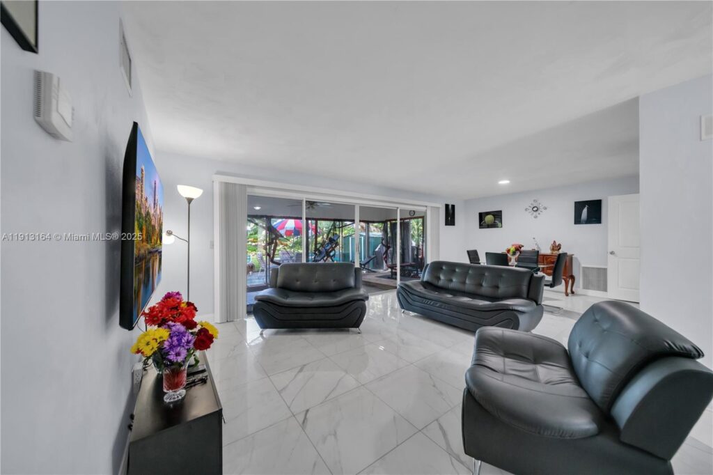 246 SE 44th st, Cape Coral FL 33904