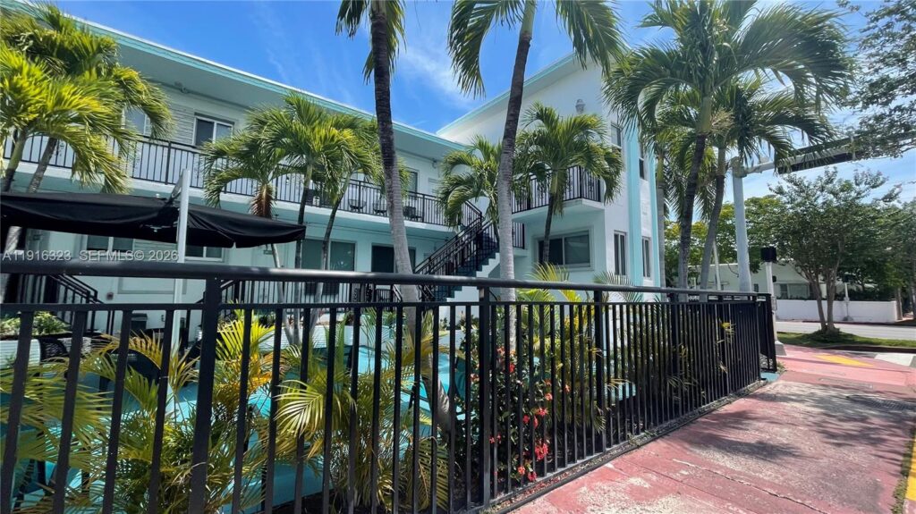 8100 Harding Ave # 513, Miami Beach FL 33141