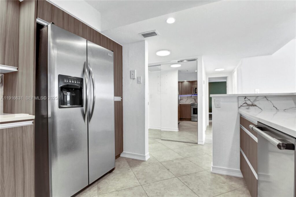 800 Parkview Dr # 821, Hallandale Beach FL 33009