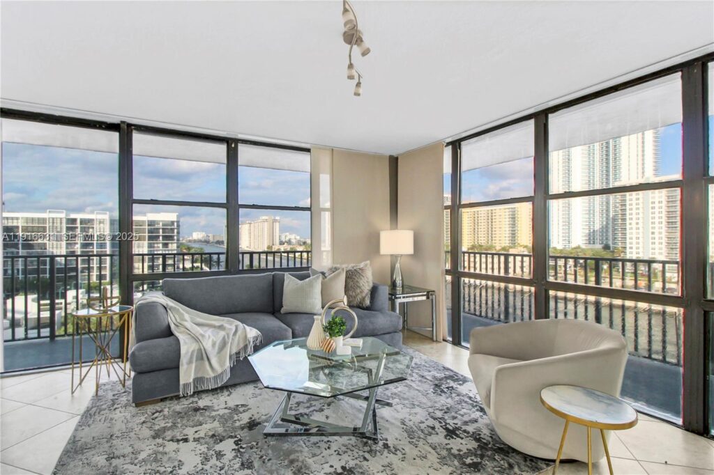 800 Parkview Dr # 821, Hallandale Beach FL 33009