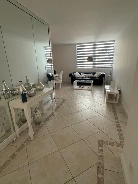 5055 Collins Ave # 9A, Miami Beach FL 33140