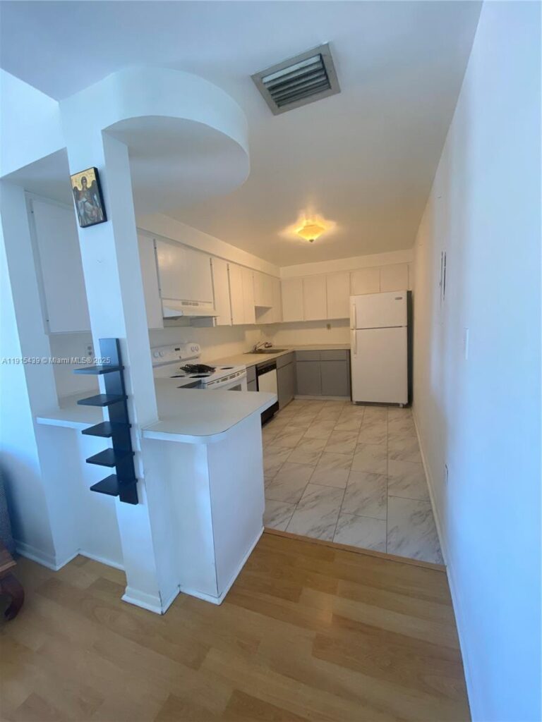 1051 Meridian Ave # 1M, Miami Beach FL 33139