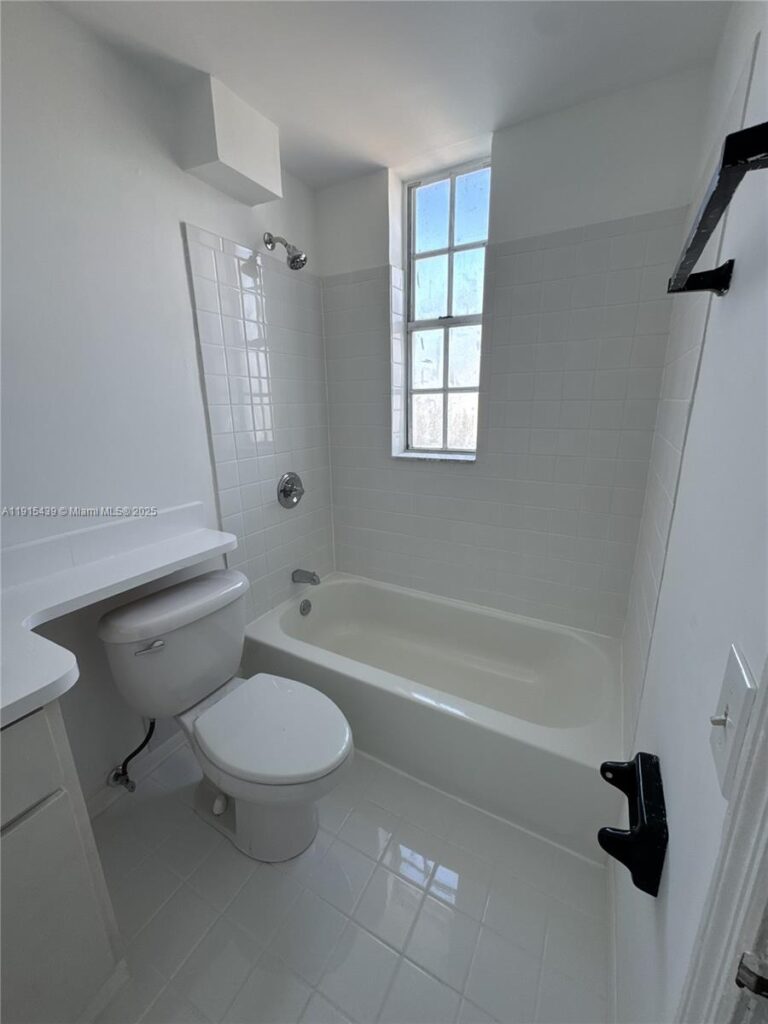 1051 Meridian Ave # 1M, Miami Beach FL 33139