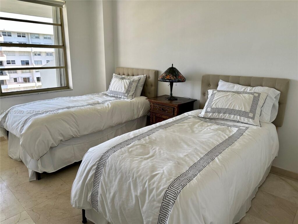199 Ocean Lane Dr # 1004, Key Biscayne FL 33149