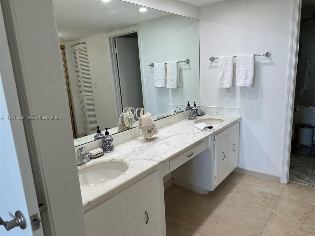 199 Ocean Lane Dr # 1004, Key Biscayne FL 33149